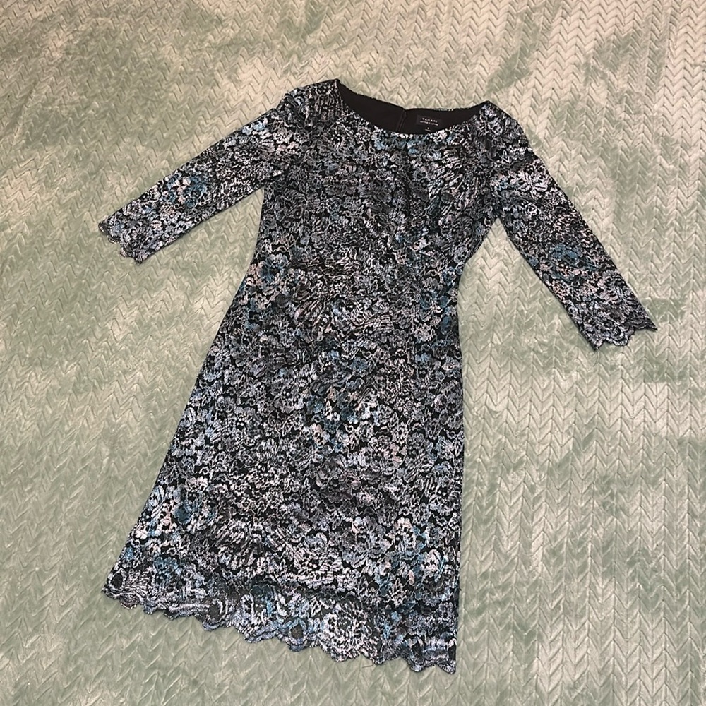 Tahari fitted dress size 4